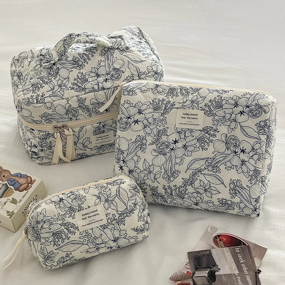 Vintage loral Cosmetic Travel Bag