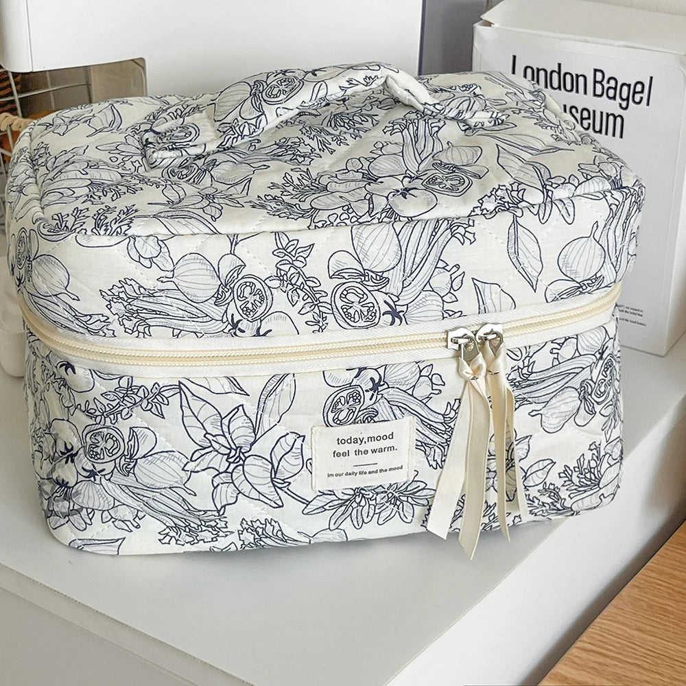 Vintage loral Cosmetic Travel Bag
